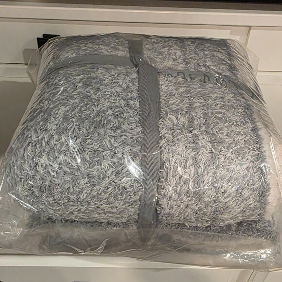 NWT: Barefoot Dreams CozyChic Grid Plaid Stroller Blanket - Picture 3 of 6